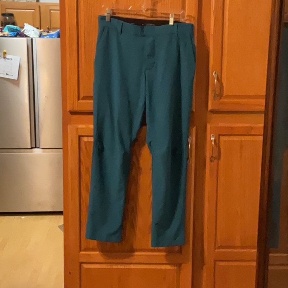 Gently used Nike dri-fit golf pants men’s 32 x 30